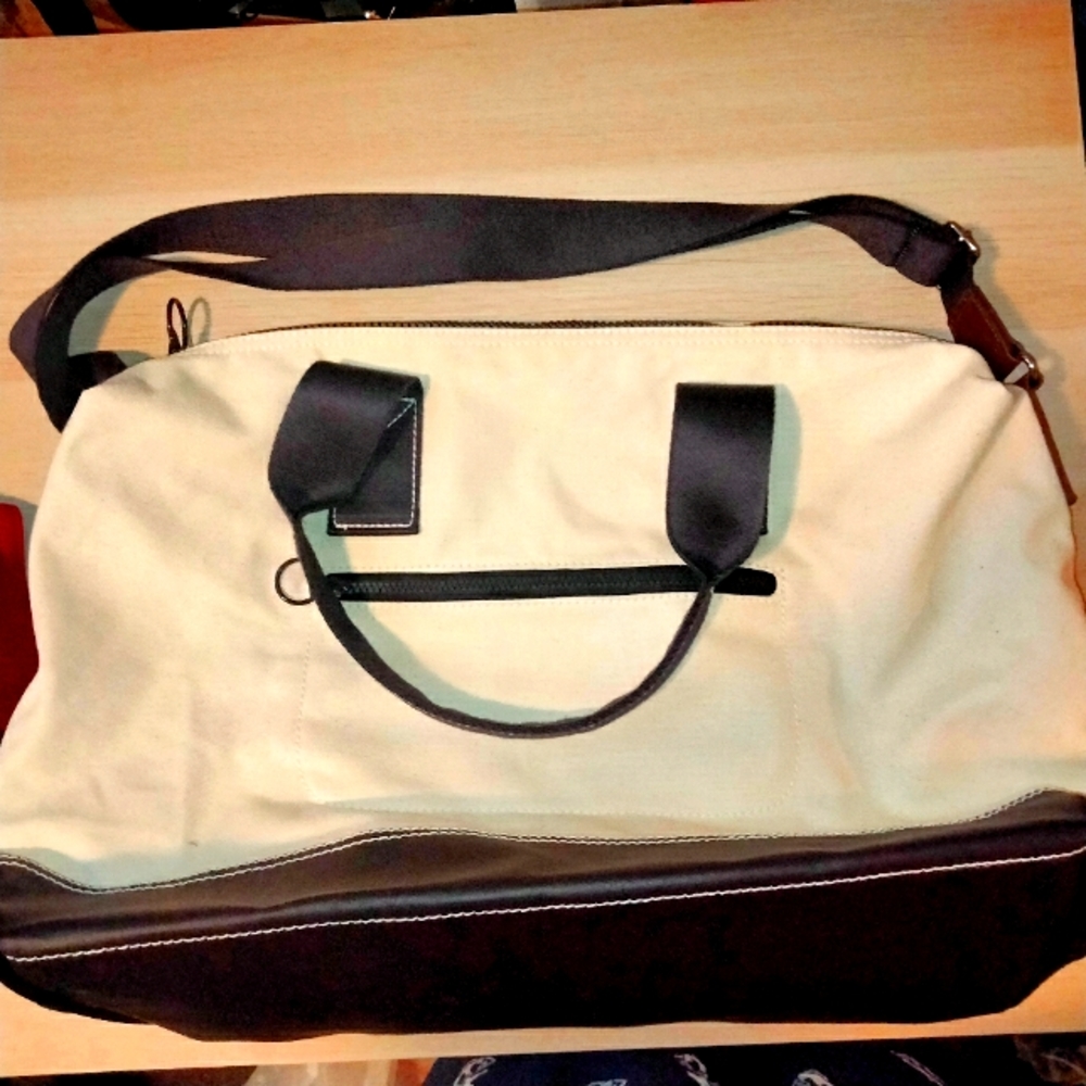 Lands End canvas zippered tote bag w shoulder strap